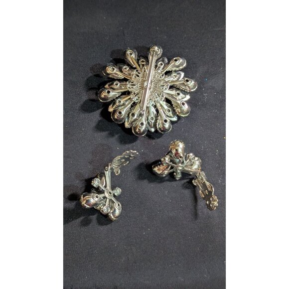 Vintage Blue Rhinestone Floral Brooch & Clip-On Earrings Set Estate Statement - Picture 3 of 8
